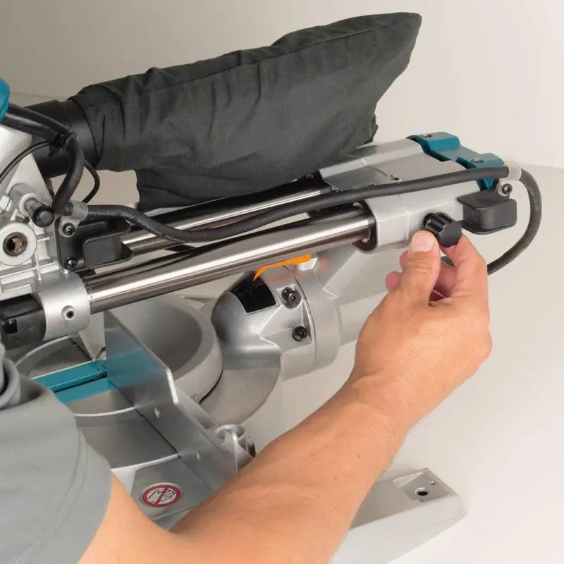 Makita 8-1/2 in. Sliding Compound Miter Saw - LS0815F