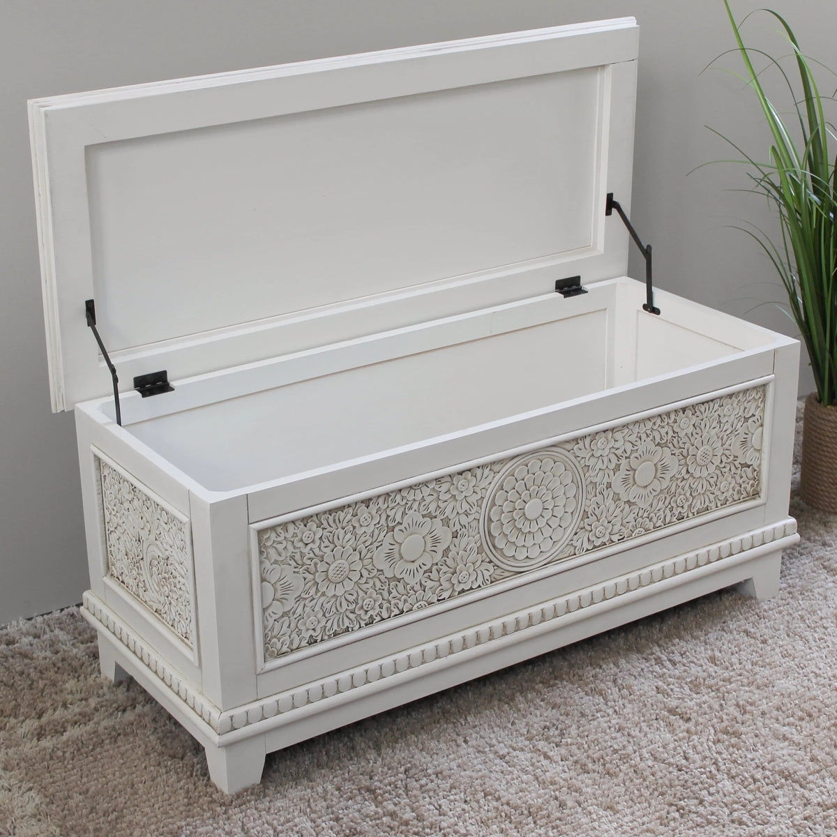 International Caravan Windsor Hand-Carved Storage Bench - Antique White