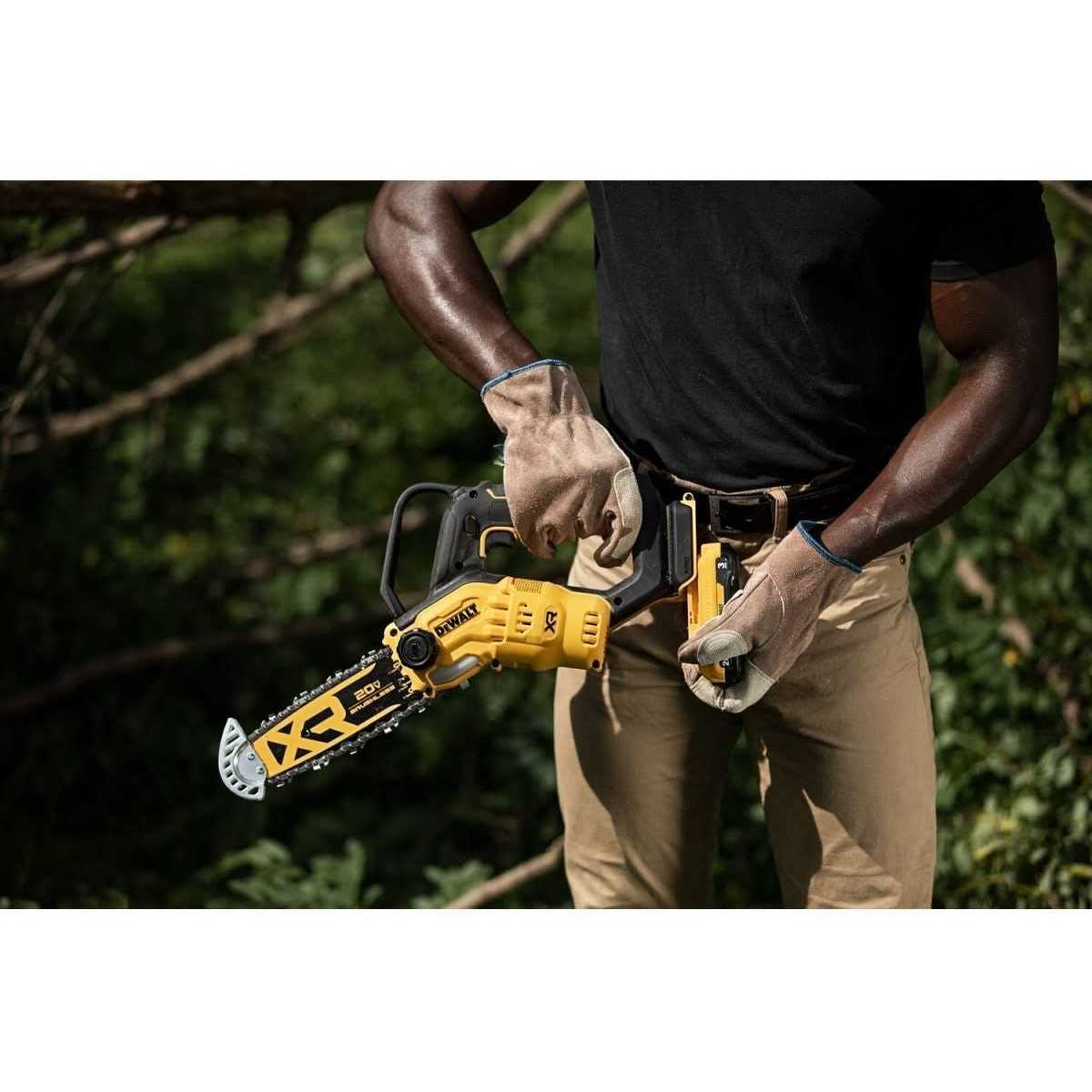 DEWALT 20V MAX 8-in Brushless Cordless Pruning Chainsaw - DCCS623B