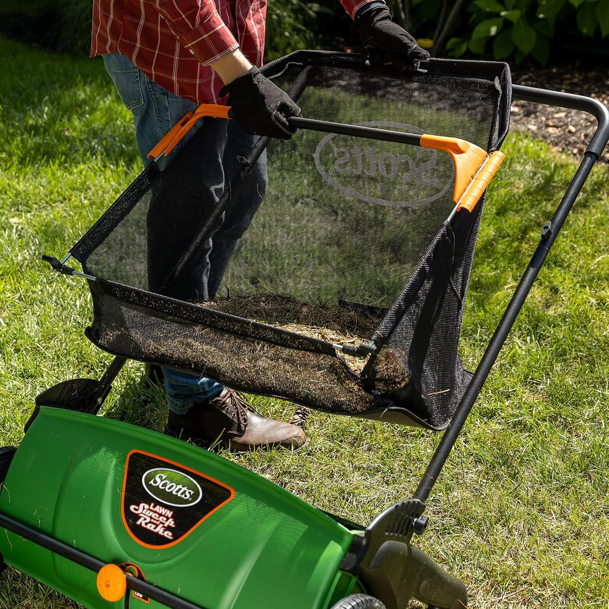 Push-Type Lawn Sweeper With 26-Inch Sweeping Width And 3.6 Gallon Dust Collection Bag