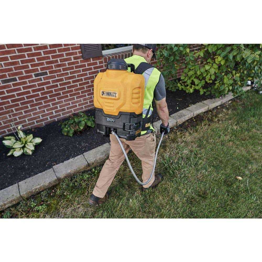 DEWALT Backpack Sprayer, 4 Gallon, 20V MAX Lithium-Ion Powered - 190742