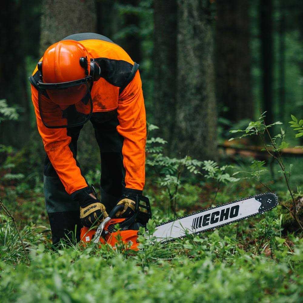 ECHO Chainsaw, 30.5 cc, 16 in Bar And Chain - CS-310-16